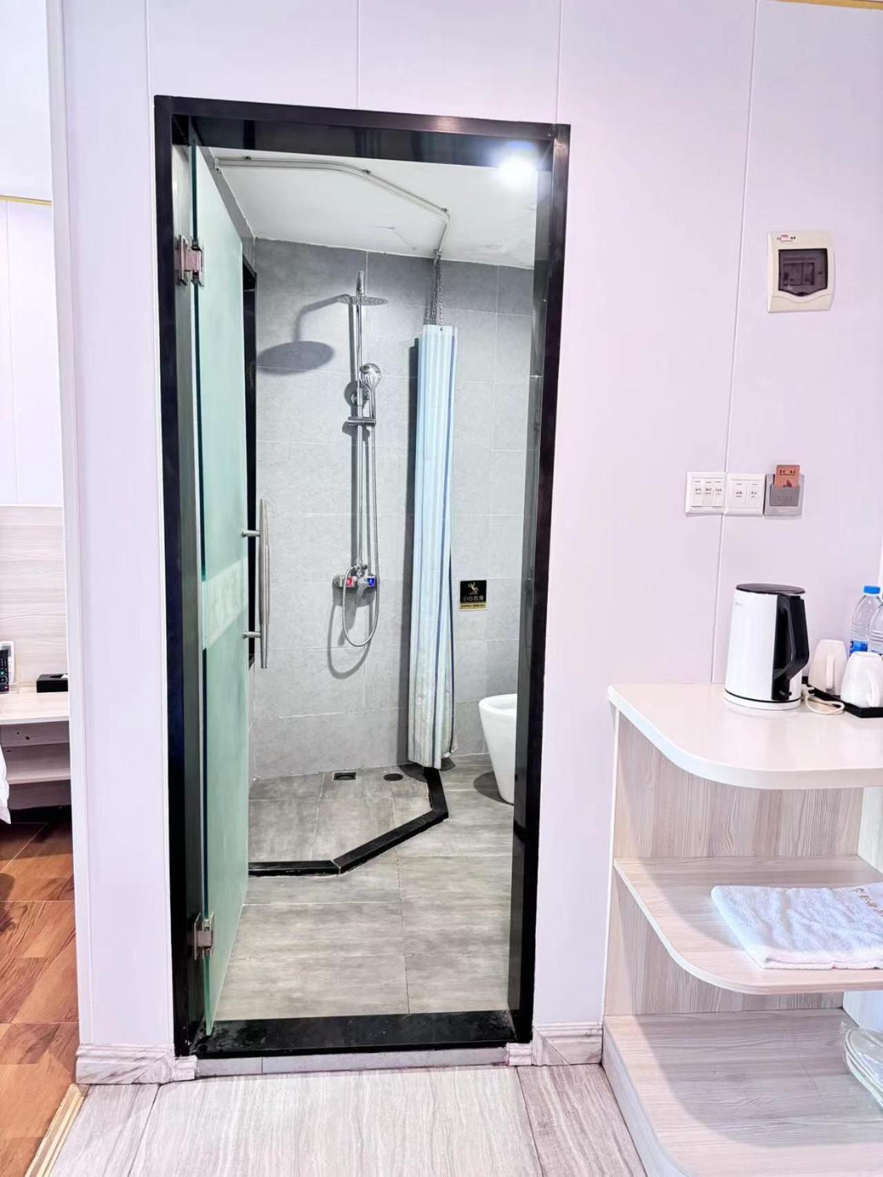 Zhuhai Dreamers Capsule Hotel Экстерьер фото